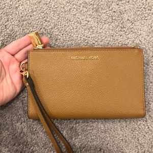 Michael Kors IPhone Wristlet